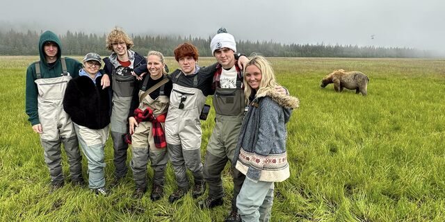 bear viewing tours in alaska